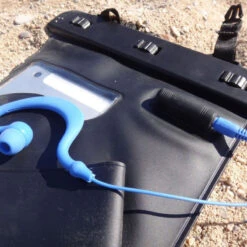 POCHETTE ETANCHE MP3 AVEC PRISE JACK ETANCHE SEAWAG -Surf Équipement Boutique pochette etanche mp3 avec prise jack etanche seawag 5