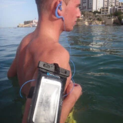 POCHETTE ETANCHE MP3 AVEC PRISE JACK ETANCHE SEAWAG -Surf Équipement Boutique pochette etanche mp3 avec prise jack etanche seawag 7