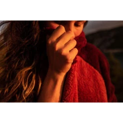 PONCHO PLAID AFTER ESSENTIAL SHERPA ROUGE TU 11 PONCHO PLAID AFTER ESSENTIAL SHERPA ROUGE TU -Surf Équipement Boutique poncho plaid after essential sherpa rouge tu 3